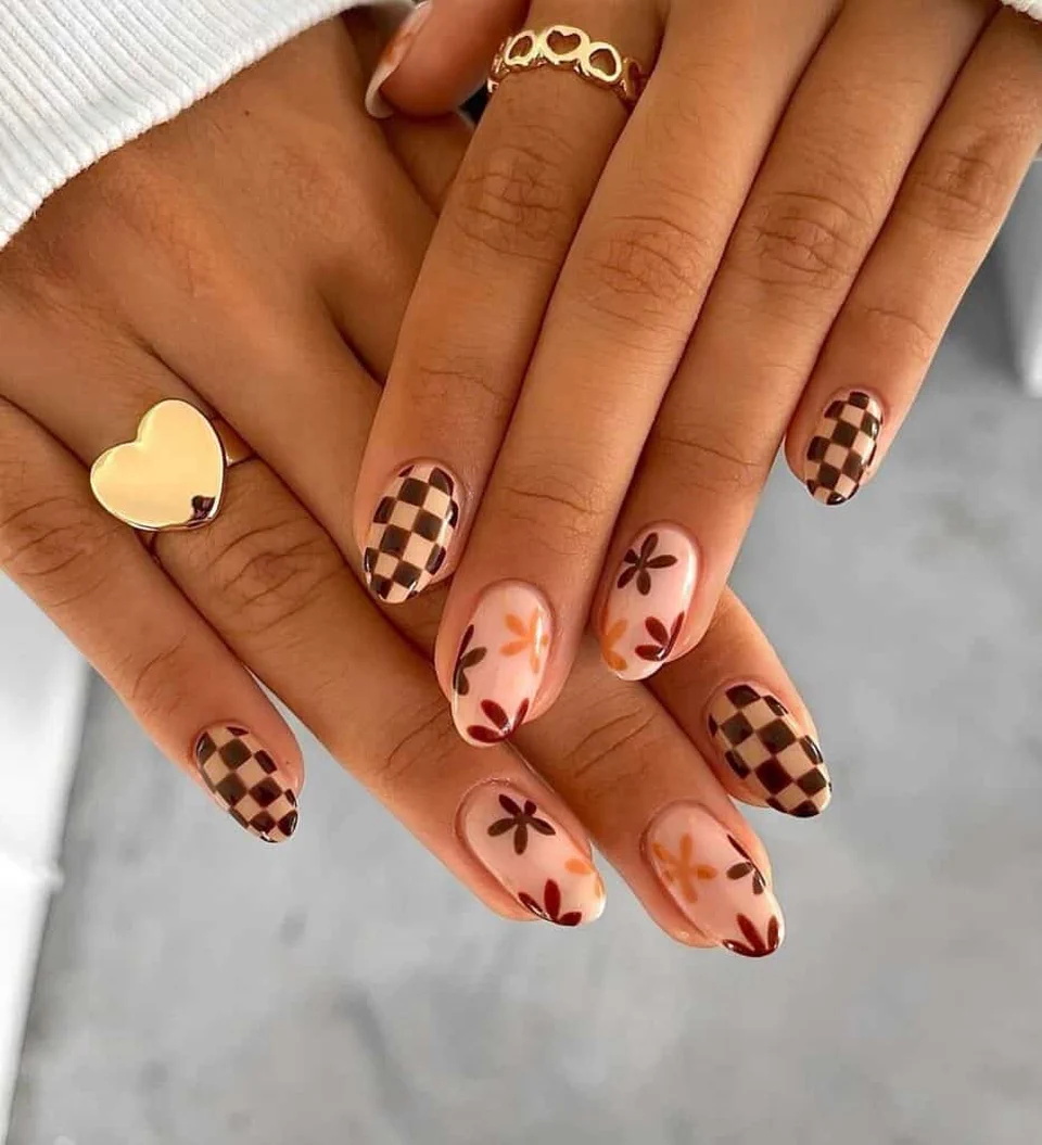 Checkered Floral Autumn Nails