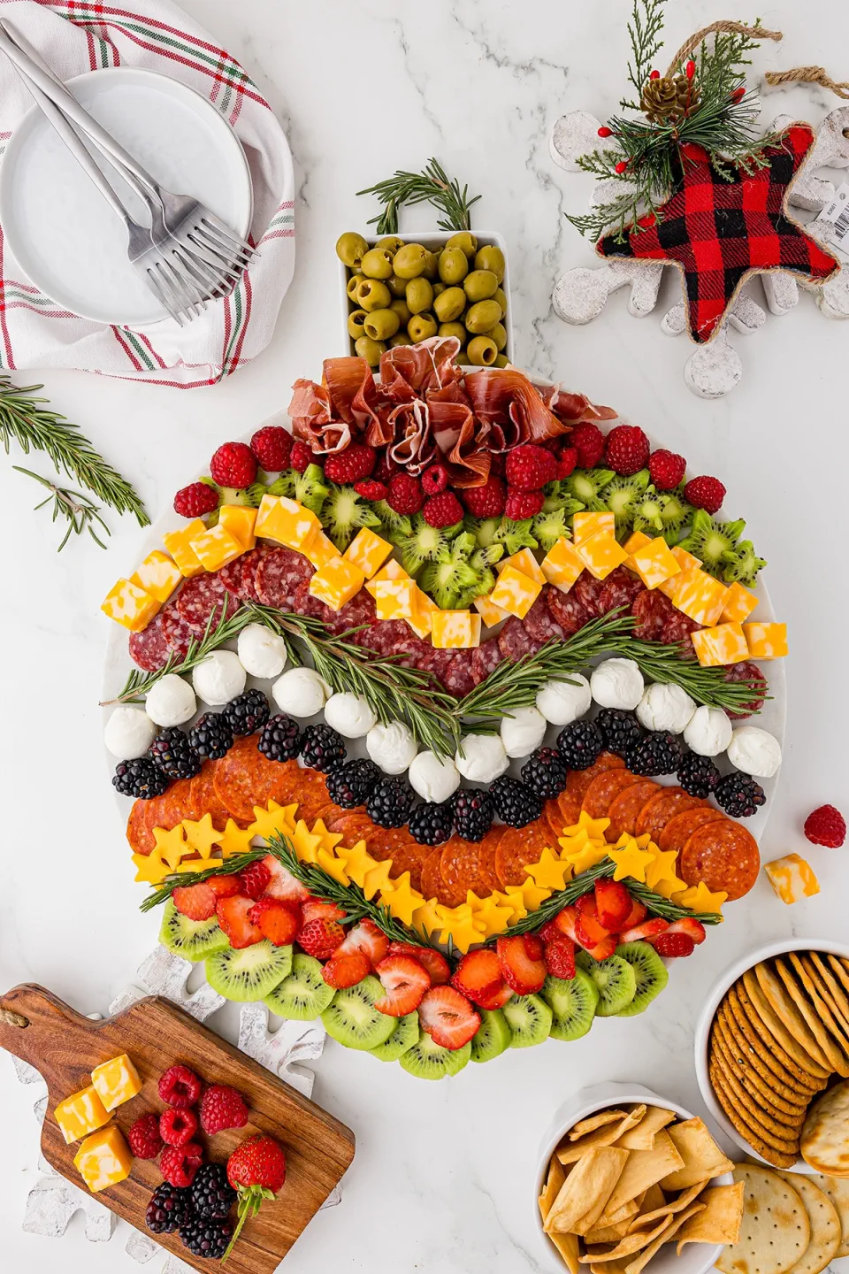 Christmas Charcuterie Board Ideas 10 - Christmas Ornament