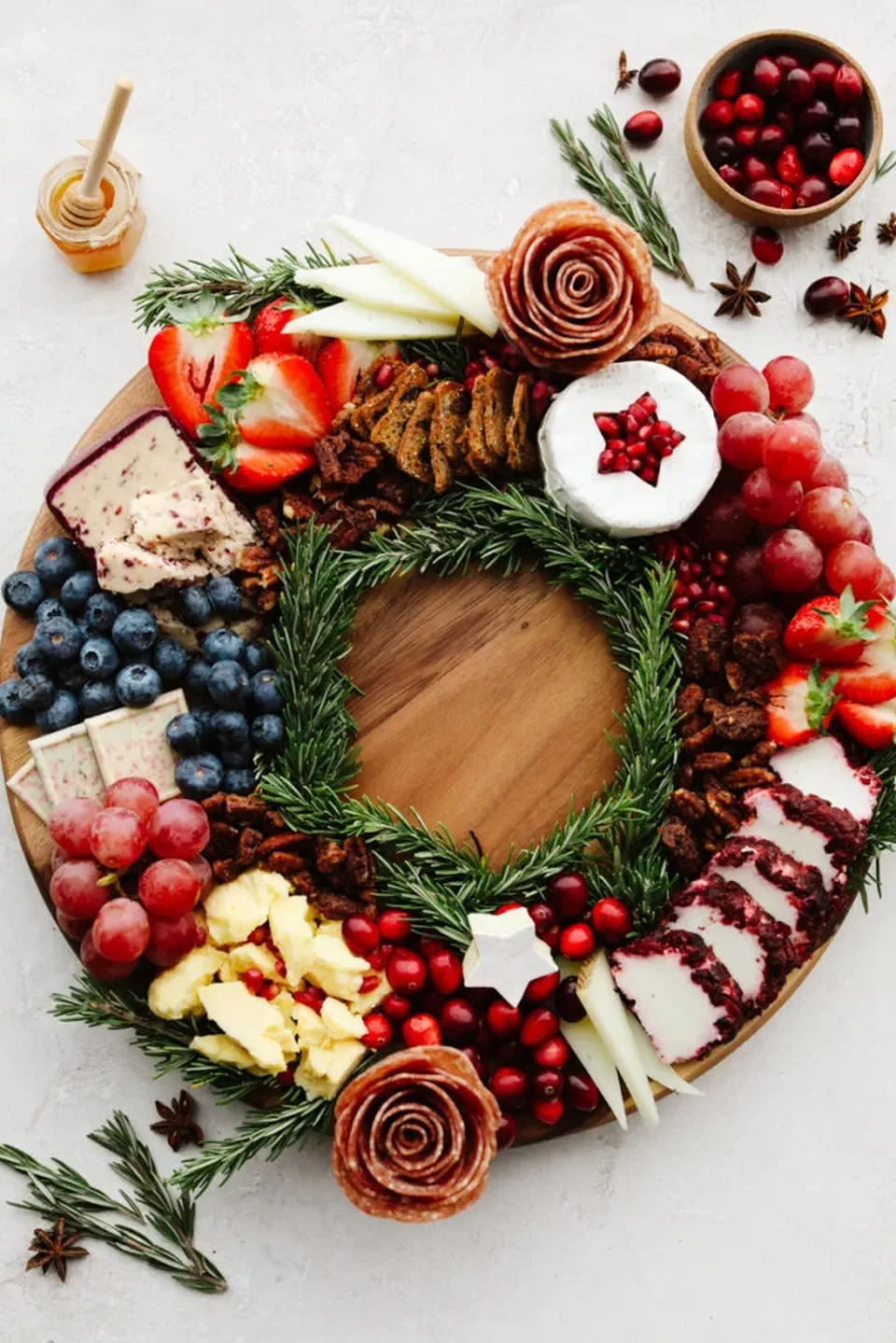 Christmas Charcuterie Board Ideas 3 - Festive Wreath