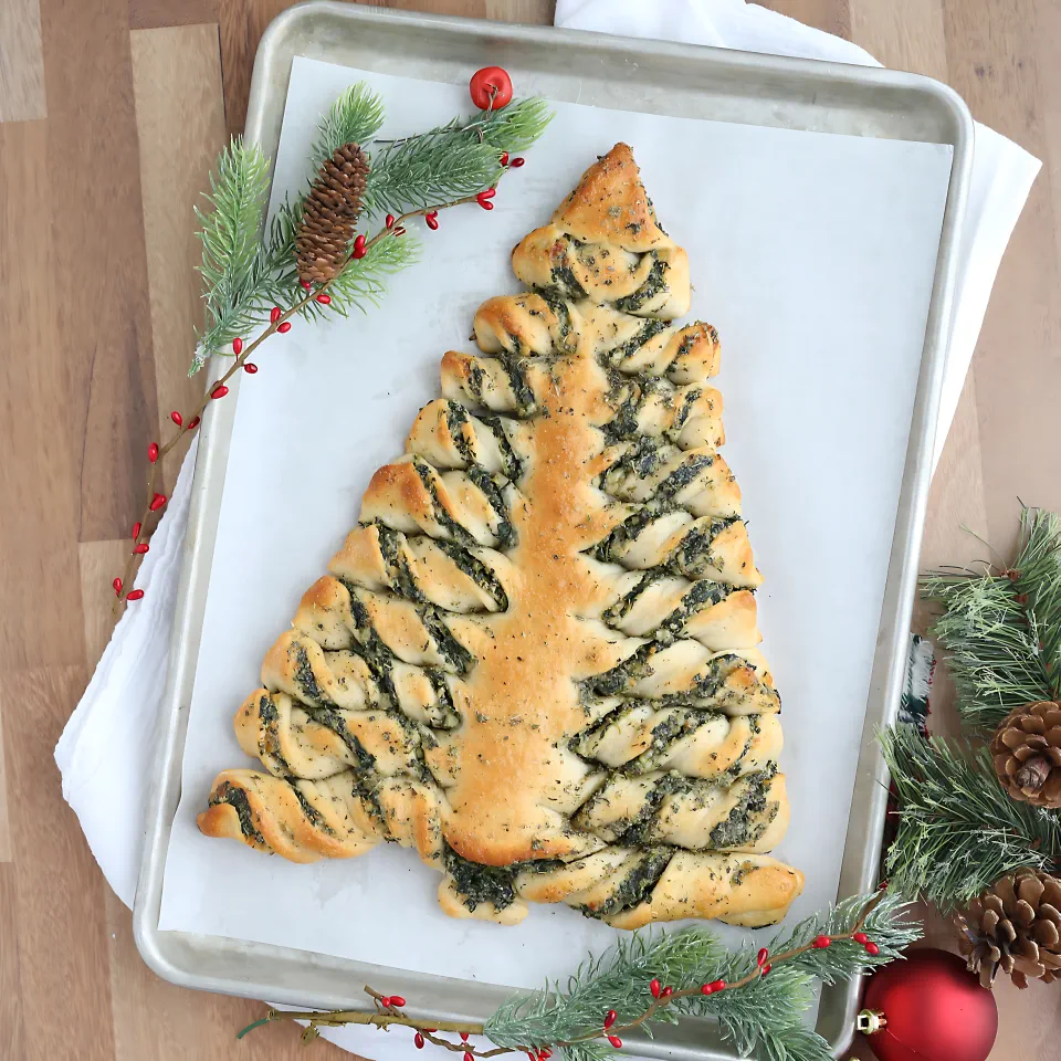 Christmas Appetizer Recipes 18 - Spinach Dip Breadsticks