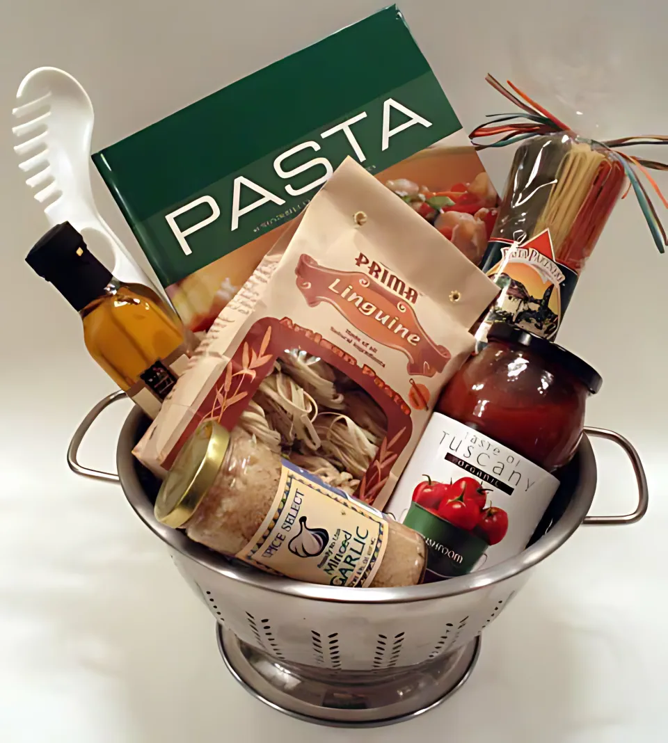 Christmas Gift Basket Ideas 18 - World Cuisine Taster