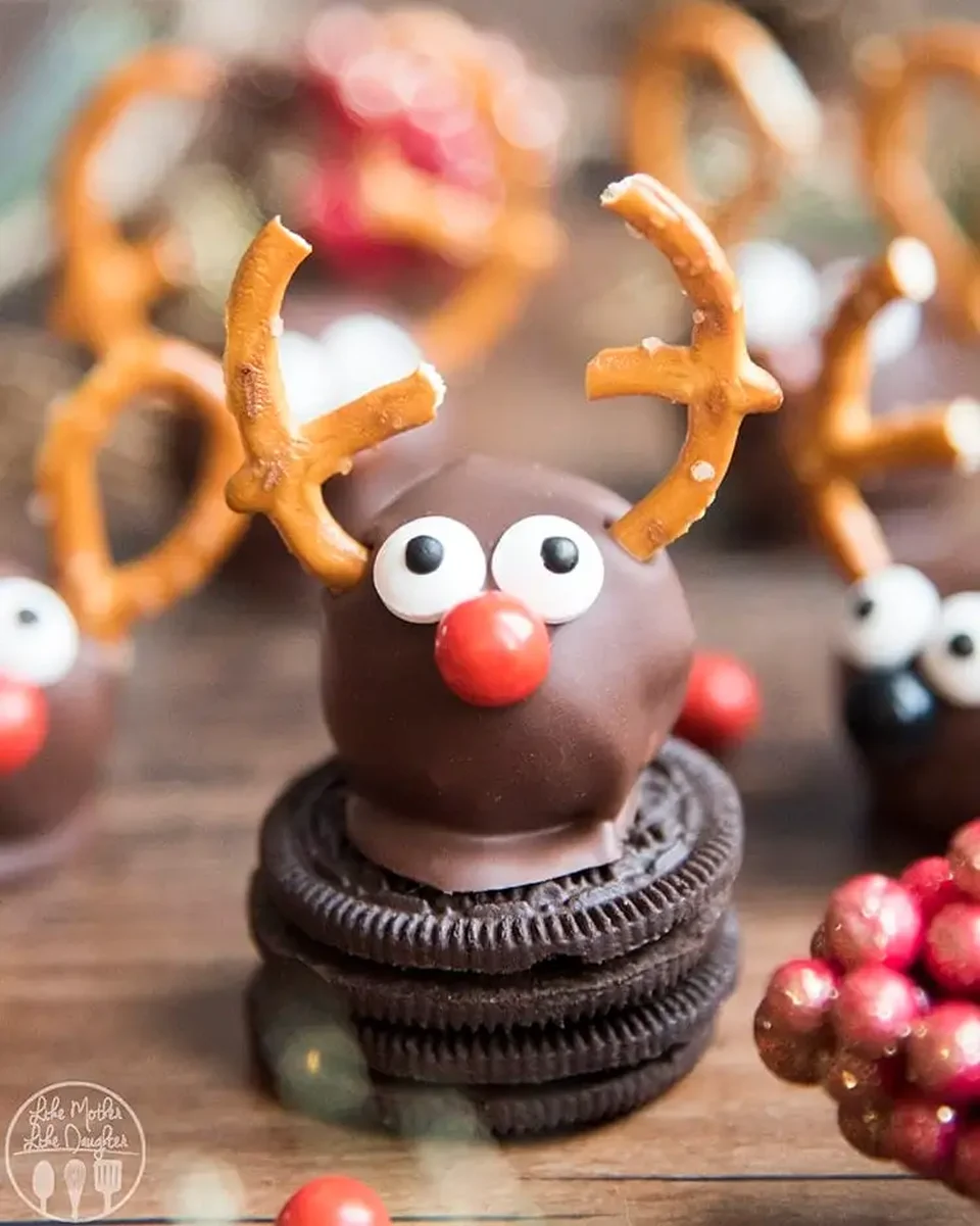 Christmas Truffle Recipes 21 - Reindeer Oreo Truffles	