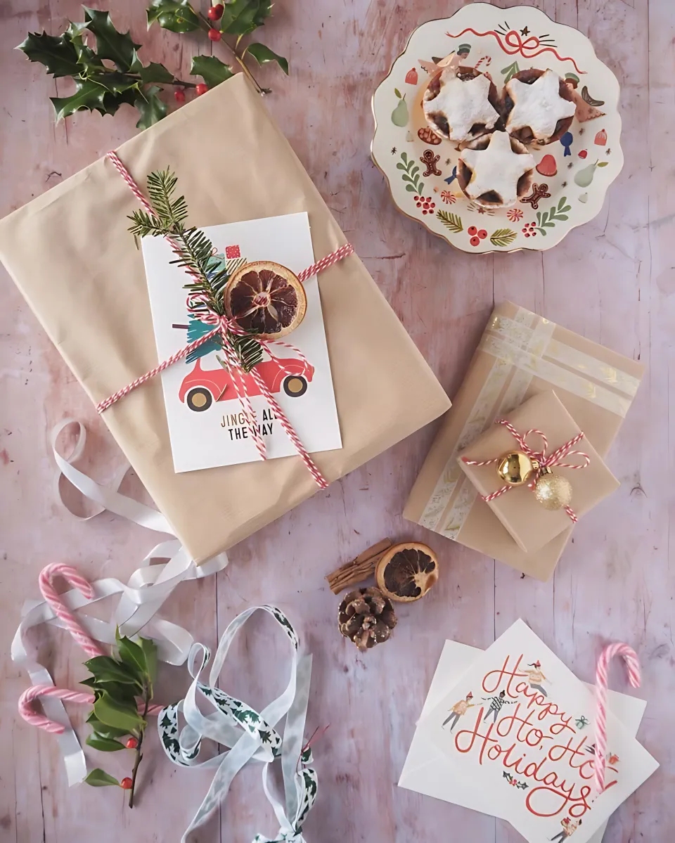 DIY Christmas Gift Wrapping Ideas 20 - Vintage Elegance		