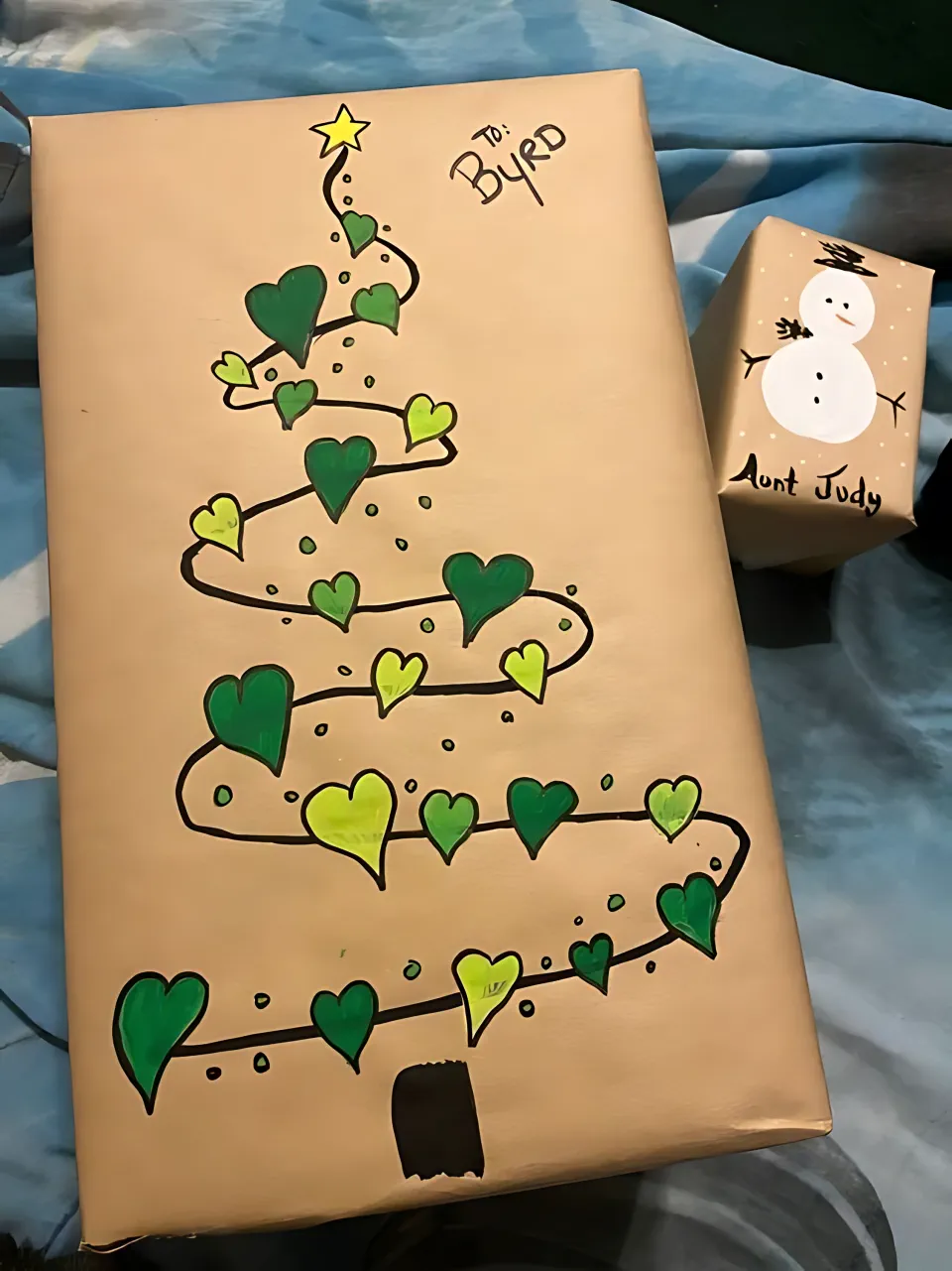 DIY Christmas Gift Wrapping Ideas 29 - Hand-Drawn Tree of Hearts		