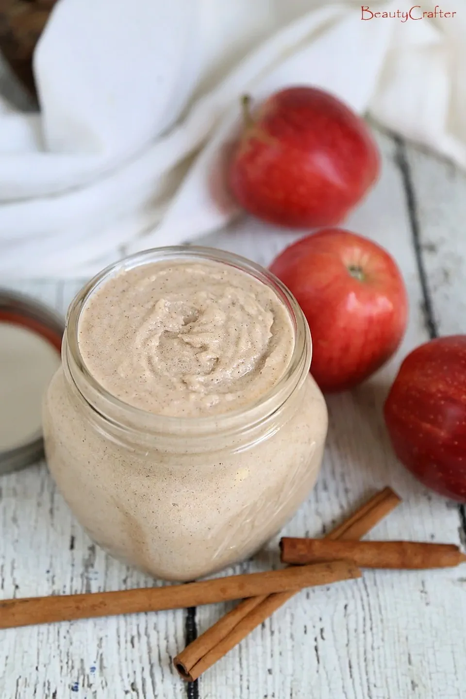 DIY Christmas Gifts 22 - Apple Cinnamon Sugar Scrub