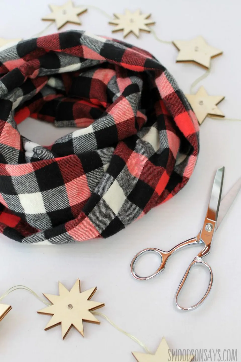 DIY Christmas Gifts 33 - Flannel Infinity Scarf