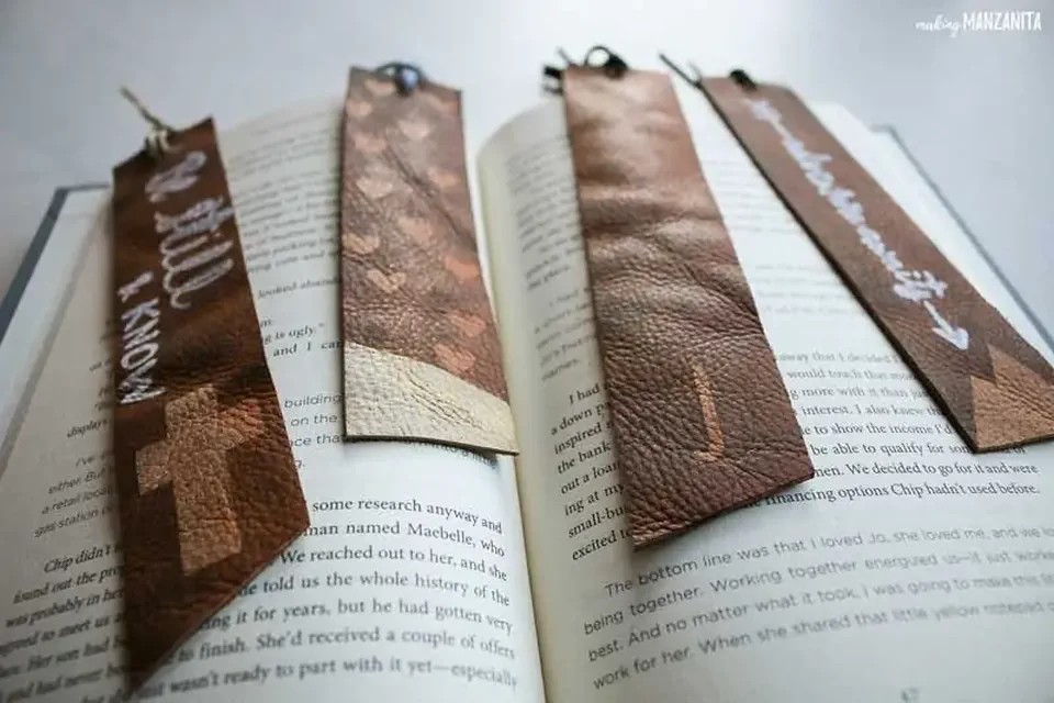 DIY Christmas Gifts 36 - DIY Leather Bookmark